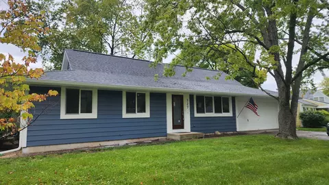 327 Boulder Hill Pass, Oswego, IL 60543