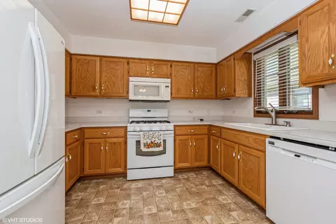 2640 Eagle Dr, Joliet, IL 60436 photo 6