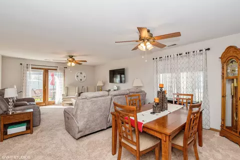 2640 Eagle Dr, Joliet, IL 60436 photo 4