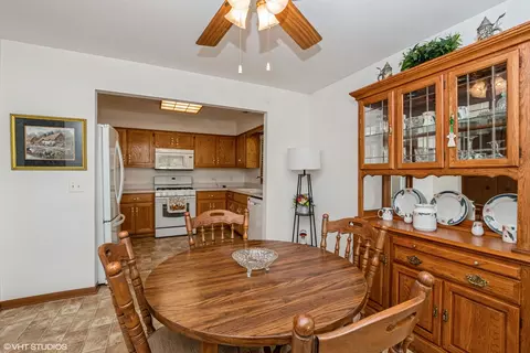 2640 Eagle Dr, Joliet, IL 60436 photo 5