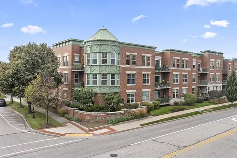 133 W Palatine Rd #212A, Palatine, IL 60067