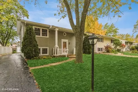 46 N Fairlawn Ave, Mundelein, IL 60060