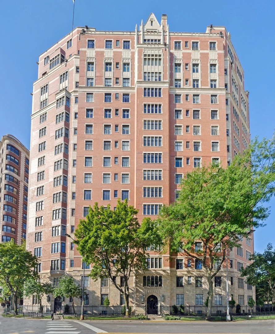 3800 N Lake Shore Dr Unit 13D  