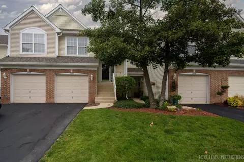3146 Autumn Lake Dr #3146, Aurora, IL 60504