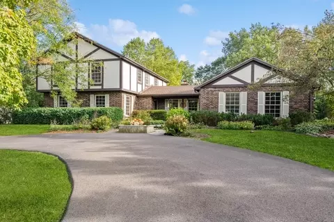 13 Wheel Ct, Deer Park, IL 60010