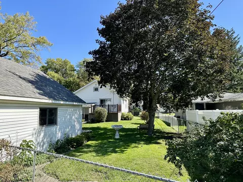 1379 S 7th Ave, Kankakee, IL 60901 photo 2