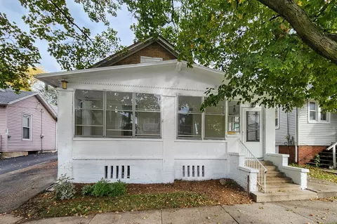 505 W Grove St, Bloomington, IL 61701