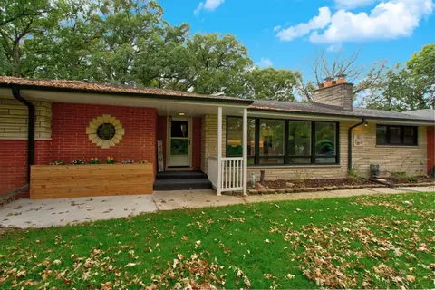 7901 W College Dr, Palos Park, IL 60464