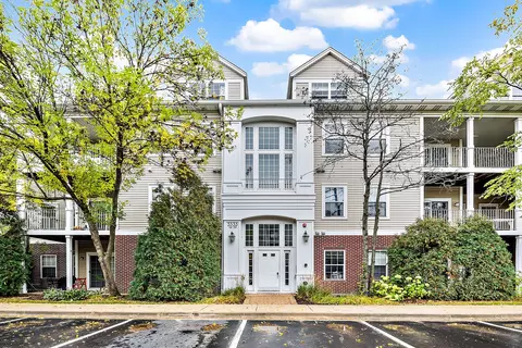 3333 Stratford Ct #2A, Lake Bluff, IL 60044