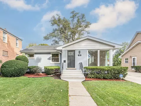 307 S Pine St, Mount Prospect, IL 60056