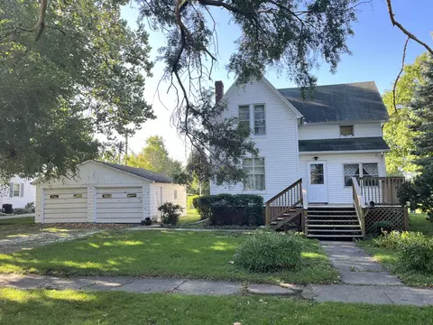 506 E Center St, Paxton, IL 60957