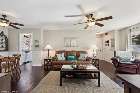 64 Edwards Ave, West Dundee, IL 60118 photo 4