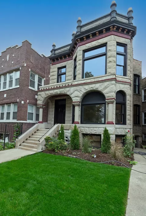 4228 W Washington Blvd, Chicago, IL 60624