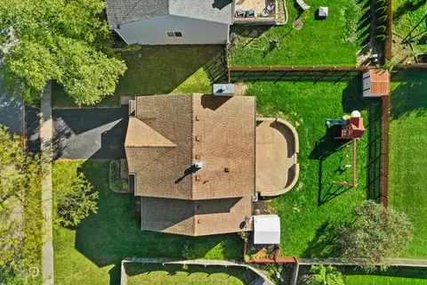 2071 Norwich Dr, Bartlett, IL 60103 photo 38