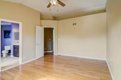 2071 Norwich Dr, Bartlett, IL 60103 photo 17