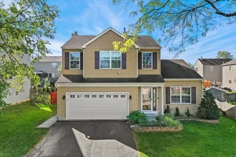 2071 Norwich Dr, Bartlett, IL 60103