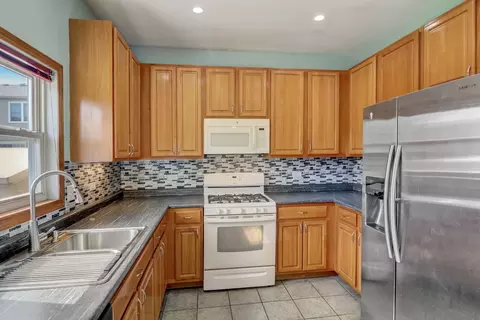 2071 Norwich Dr, Bartlett, IL 60103 photo 8