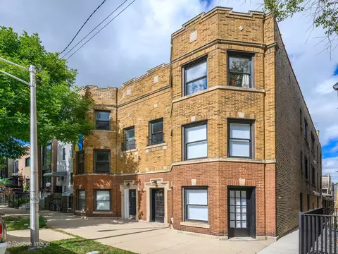 2210 W Ohio St, Chicago, IL 60612