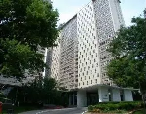 3950 N Lake Shore Dr #319, Chicago, IL 60613