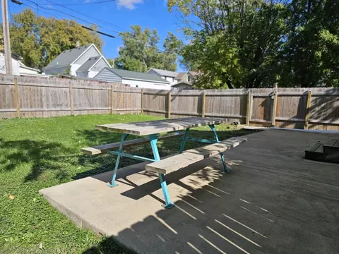 614 E Oakland Ave, Bloomington, IL 61701 photo 17