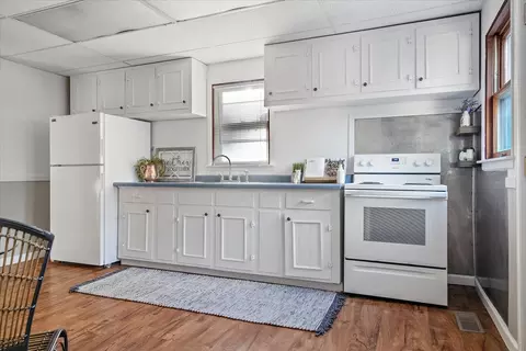 614 E Oakland Ave, Bloomington, IL 61701 photo 13