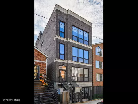1425 W Walton St #2, Chicago, IL 60642