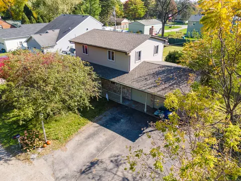 1435 Lund Ave, Algonquin, IL 60102 photo 3