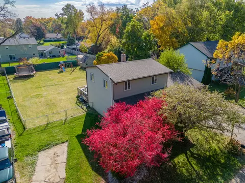 1435 Lund Ave, Algonquin, IL 60102