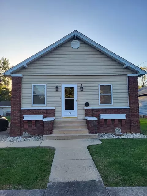 208 S 3rd Ave, Streator, IL 61364