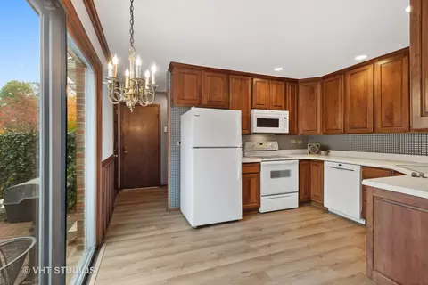 1155 Shady Ln, Wheaton, IL 60187 photo 8
