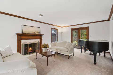 1155 Shady Ln, Wheaton, IL 60187 photo 3