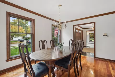 1155 Shady Ln, Wheaton, IL 60187 photo 4