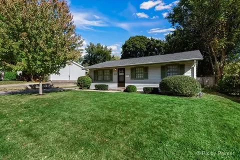 323 River Dr, Dekalb, IL 60115