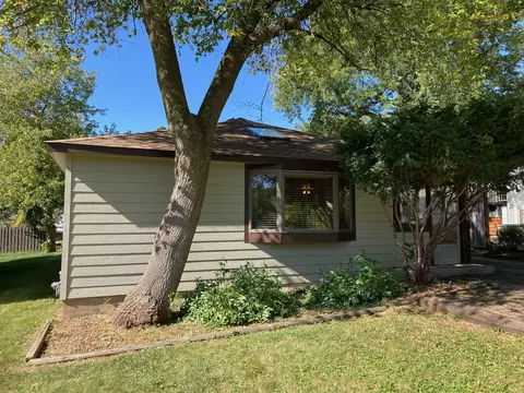 23694 N Field Rd, Lake Zurich, IL 60047