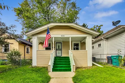 926 Walnut St, Waukegan, IL 60085
