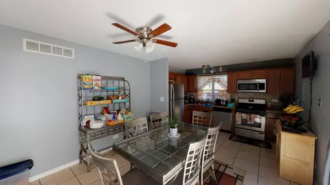 175 Highbury Dr, Elgin, IL 60120 photo 5