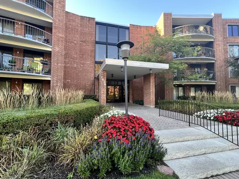 1415 E Central Rd #208A, Arlington Heights, IL 60005