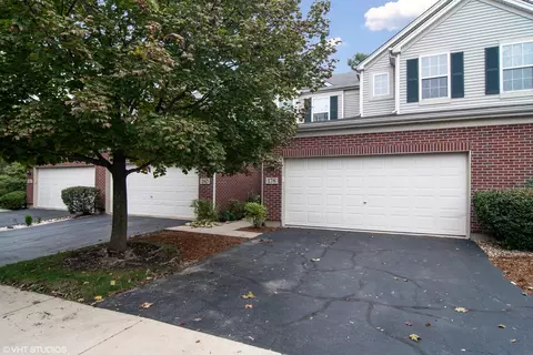 178 Neutrenton Ave, Elgin, IL 60120