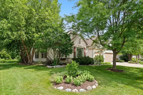 1288 Mcdole Dr, Sugar Grove, IL 60554