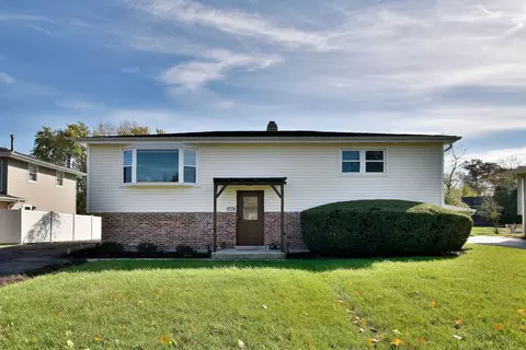 10963 Ursula Dr, Willow Springs, IL 60480