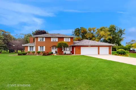 14465 Dan Patch Ln, Libertyville, IL 60048