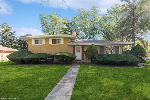 201 N Stevenson Ln, Mount Prospect, IL 60056