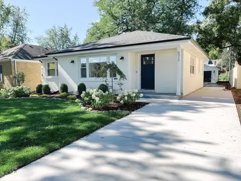 572 Edgewood Ave, Elmhurst, IL 60126