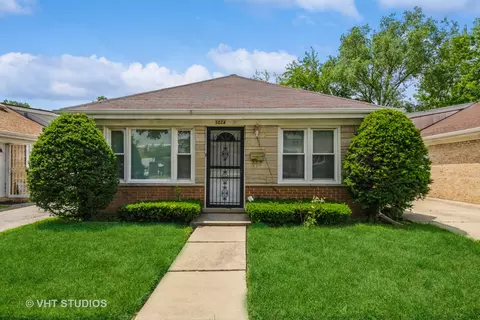 1024 Cernan Dr, Bellwood, IL 60104