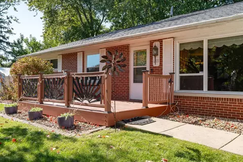 1205 Crescent Ln, Normal, IL 61761 photo 4