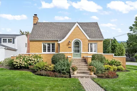 901 Santa Rosa Ave, Wheaton, IL 60187