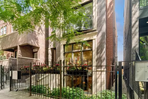 1037 N Marshfield Ave #1, Chicago, IL 60622