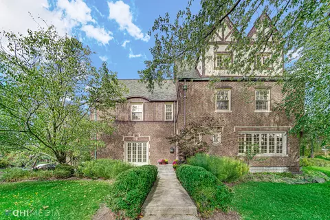 10355 S Bell Ave, Chicago, IL 60643
