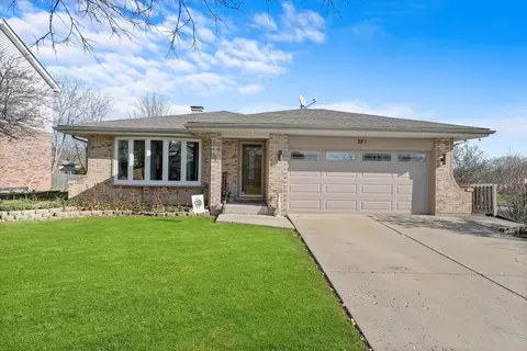10 S281 Wallace Dr, Downers Grove, IL 60516