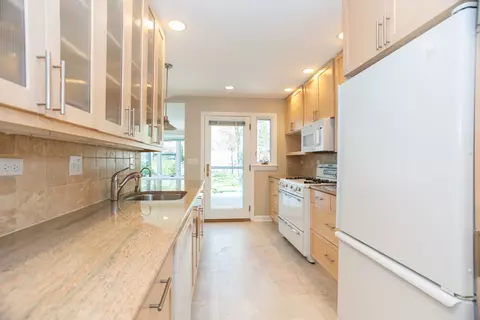 310 Wesley Ave, Evanston, IL 60202 photo 11